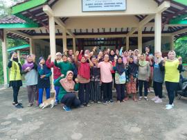 Senam Lansia Jum'at Pon Sore Padukuhan Bintaos